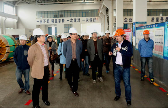 2015年11月21日，市光华高中党员、教师来澳门免费原料参观